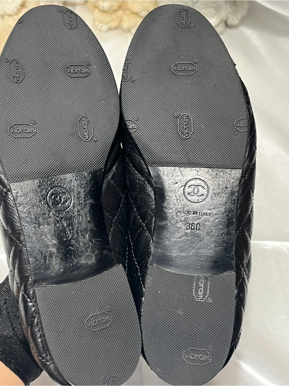 CHANEL Black Quilted Leather CC Logo Ballet Flats